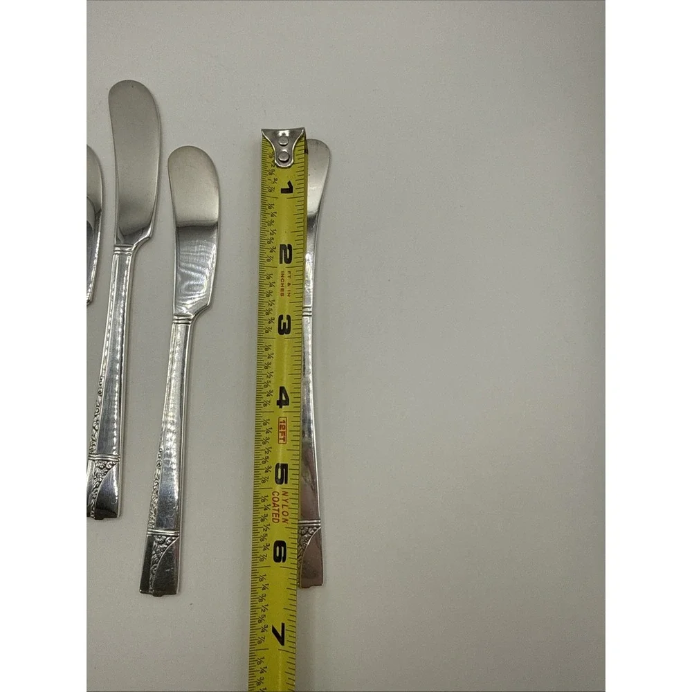 8 - Oneida Nobility Plate CAPRICE Silverplate Butter Spreaders NEW